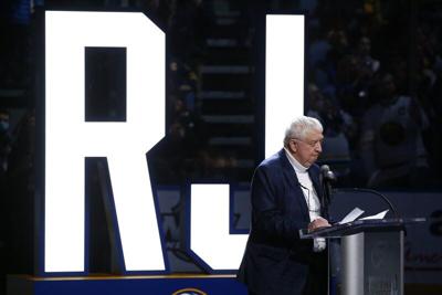 Sabres honor Jeanneret with win over Predators